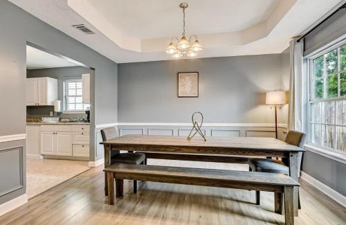 Savannah House | Near Hospital and Downtown- Lodging on Leghorn