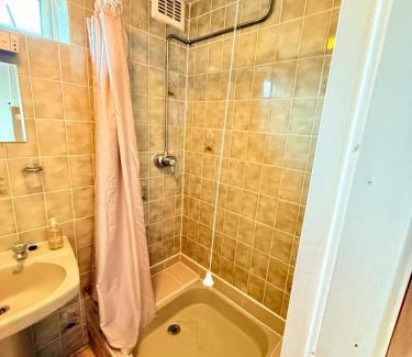 Beeston House | Near Hylands hotel
