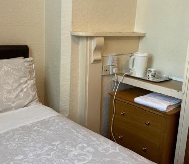Beeston House | Near Hylands hotel
