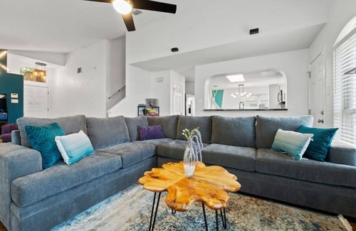 Round Rock House | Near Kalahari · Cowboy Pool · Arcade · King Beds · Grill · Large Patio ·Pet