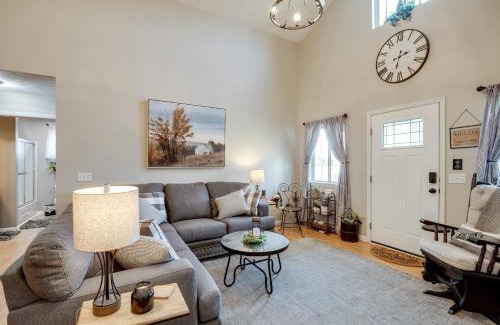 Mill Springs House | Near Lake Cumberland Monticello Home with Gazebo!