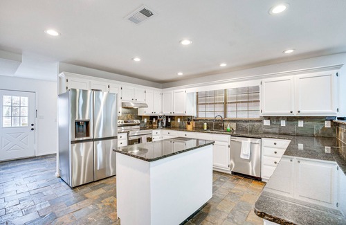 Yantis Cabin | Near Lake Fork: Home w/Fire Pit in Yantis!