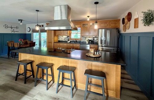 Bridgman House | Near Lake MI- Weko Beach | Lakeshore Wine Trail | Magical Backyard