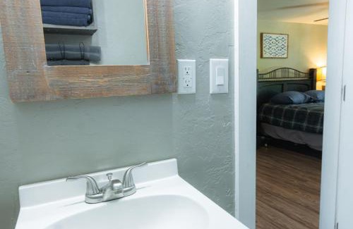 Mead House | Near Lake Texoma Quad-plex Kitchenette - 27