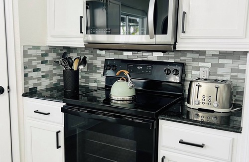Winter Haven House | Near LegoLand -Family friendly 4 bedroom house with games & Pool in Winter Haven