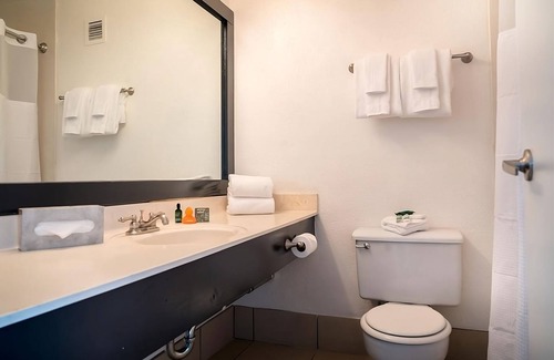 Las Vegas Hotel | Near M&M's World Las Vegas, Standard Two Double at OYO Las Vegas Hotel