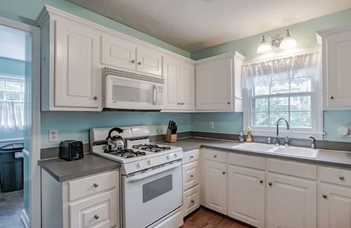 Mobile House | Near Midtown, Highways, Downtown! Bel-Air Bungalow