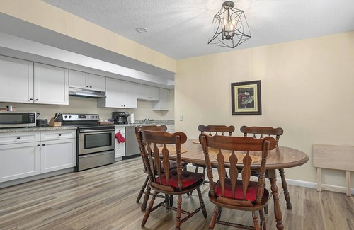 Melbourne House | Near MLB Airport, FIT, HRMC, Downtown & Beaches! 2