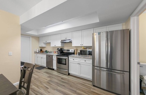 Melbourne House | Near MLB Airport, FIT, HRMC, Downtown & Beaches! 1