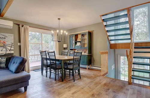 Orford Ski Chalet | Near Mount Orford - Pool - Spa - Le Paruline