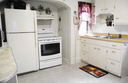 Custer House | Near Mount Rushmore and all the Black Hills attractions. Located in Custer, SD