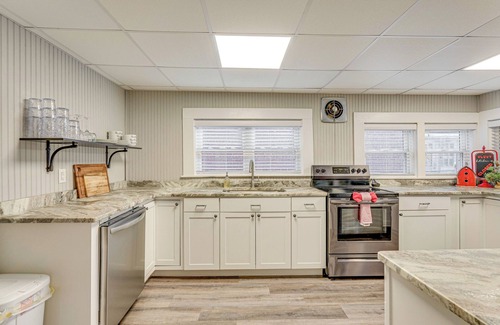 Murphy House | Near Murphy River Walk: Historic Downtown Home!