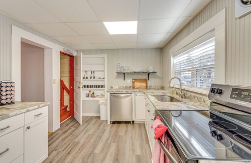 Murphy House | Near Murphy River Walk: Historic Downtown Home!