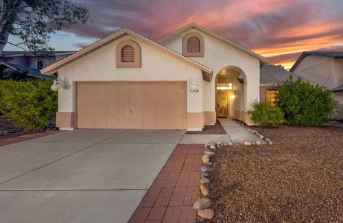 Eastside House | Near NW Hospital/3 BR & 2 BA/Fenced/Garage