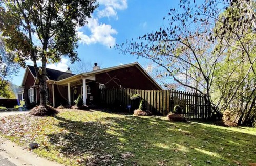 Hoover House | Near Oak Mtn Garden Home