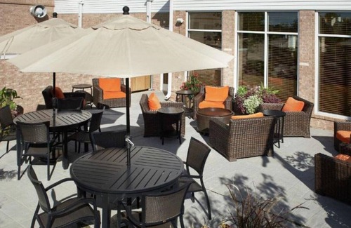 Eden Prairie House | Near offices, Canterbury Park racing