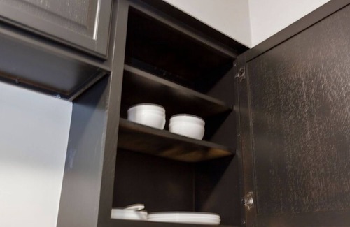 Southmoreland Apartment | Near Old Westport Premier Downtown Area 2B/1B Home