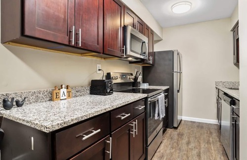 University District Apartment | Near OSU 2 bed! Summa
