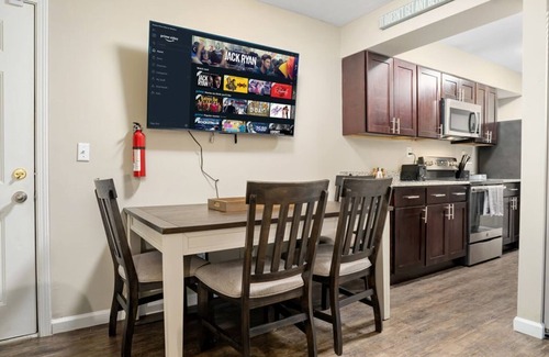 University District Apartment | Near OSU 2 bed! Summa