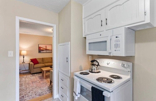 Gunter Afs House | Near Parks, Dining, & Shopping - Glade Park Gem