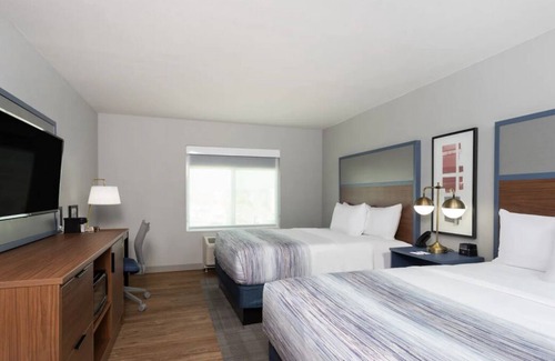 San Angelo House | Near Parks, Trails, and Museums! 3 Modern Units, FREE Breakfast, Onsite Pool!