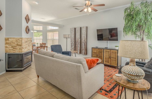 Ladera West House | Near Petroglyph National Park, Great dining, golf course 5 min, Hiking trails