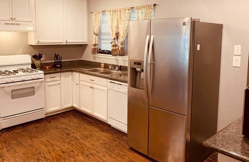 Schertz House | Near RAFB!