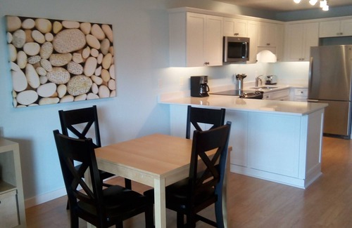 Seagrove Beach Condo | Near Seaside! Super Clean Totally Updated Petite Retreat! Easy Beach Access!