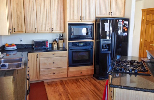 Innsbruck Val Moritz House | Near Sol Vista & Granby Ranch 4 BR/3 BA. Fits 2 families. Pristine!