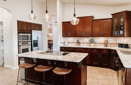 Avondale House | Near State Farm, Spring Training, NASCAR and more-Lakefront with Private Pool!