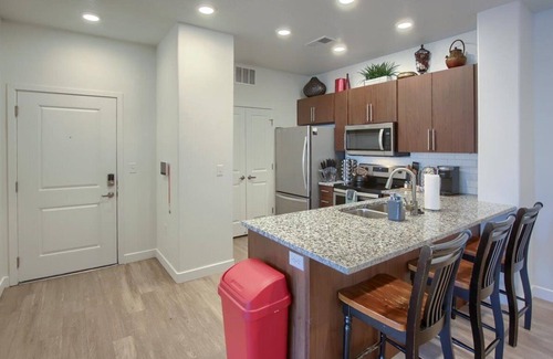 American Fork Apartment | Near Sundance, Comfy Beds, Hot Tub, Gym, Wi-fi