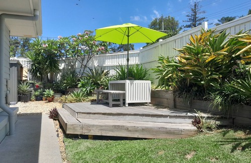 Labrador Apartment | Near Surfers, walk to cafe's, restaurants, & dog beach. Dog friendly!