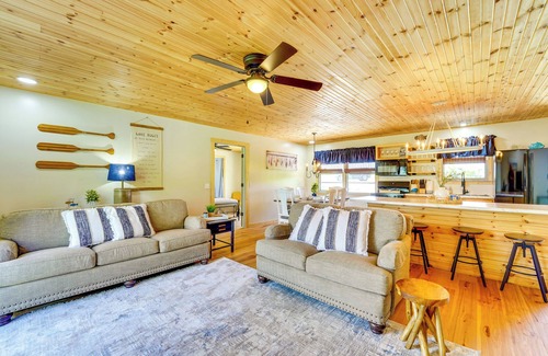 Golden House | Near Table Rock Lake: Family Home w/Deck & Views