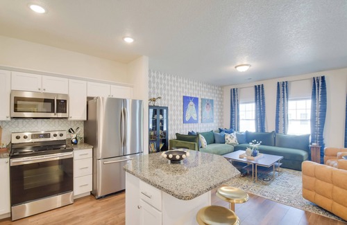 Bettendorf House | Near TBK Bank Sports Complex: Quad Cities Townhome
