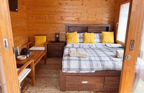 Mangere House | Near the Airport Cozy Cabin Style Entire Tiny Home