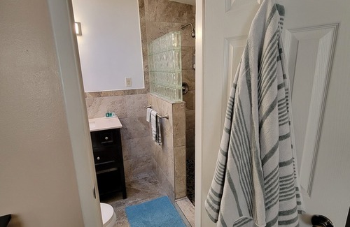 Bayshore Gardens Apartment | Near to the Beach, UTC mall, SCF, IMG, Airport, Ringling Museum and much more