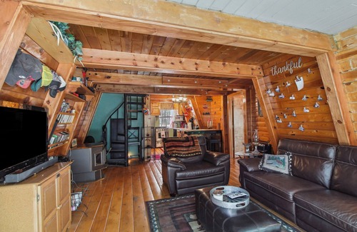 Heber Cabin | Near Trails: Forest Lake Retreat w/Backyard Oasis