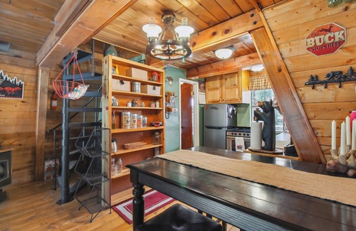 Heber Cabin | Near Trails: Forest Lake Retreat w/Backyard Oasis