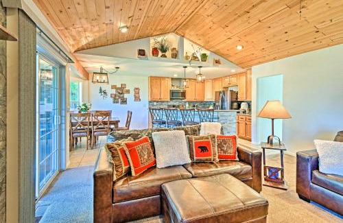 Pinetop House | Near Trails, Lakes and Golf Pinetop Home with Deck