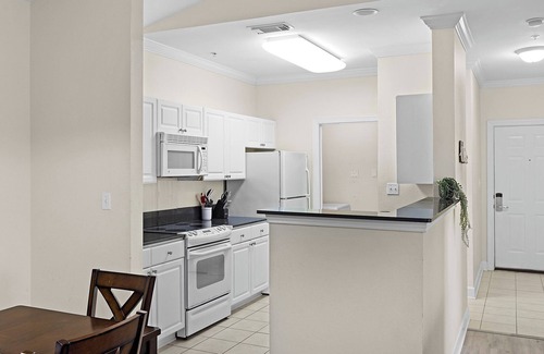 Foley Condo | Near Tropic Falls Water Park – Fun & Relaxation Await!