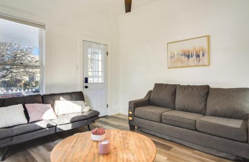 Huning Highland Historic District Apartment | Near UNM and ABQ BioPark East Dtwn Studio