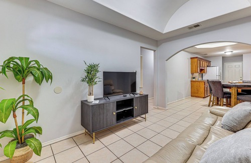 Palmhurst Apartment | Near UTRGV & State Park: Cozy Mission Unit