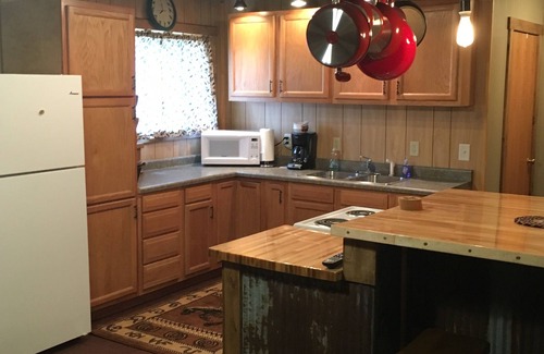 Dubois House | Near Yellowstone, Jackson Hole & Tetons - Sleeps 8