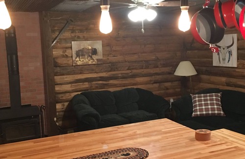 Dubois House | Near Yellowstone, Jackson Hole & Tetons - Sleeps 8