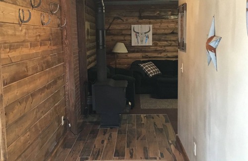 Dubois House | Near Yellowstone, Jackson Hole & Tetons - Sleeps 8