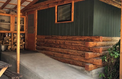 Cody Cabin | Near Yellowstone, this Cabin will throw you back in time!