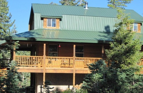 Duck Creek Village Cabin | Near Zion & Bryce Nat'l Parks! Beautiful cabin, lovely, cool mountain location!
