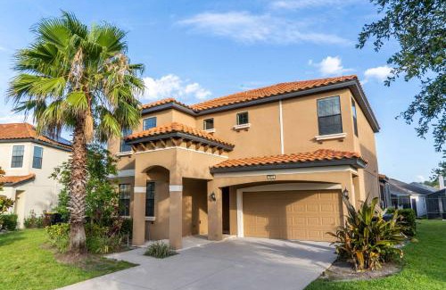 Davenport House | NearTheParks - 5BR Family Villa with Saltwater Pool near Disney