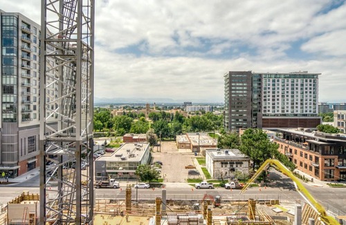 Golden Triangle Apartment | Neat Golden Triangle 1BR w/ Pool, Gym & W/D, next to Park, by Blueground
