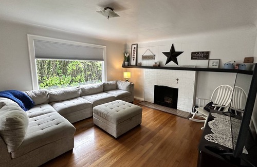 Astoria Other | Neat Old Astoria Farmhouse with boat parking!
